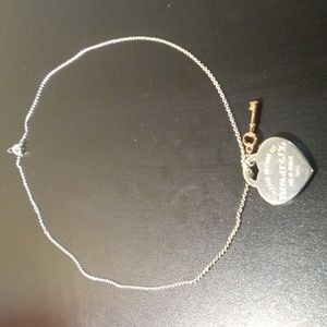 WOMEN'S TIFFANY AND CO. HEART SHAPED CHAIN AND PENDANT